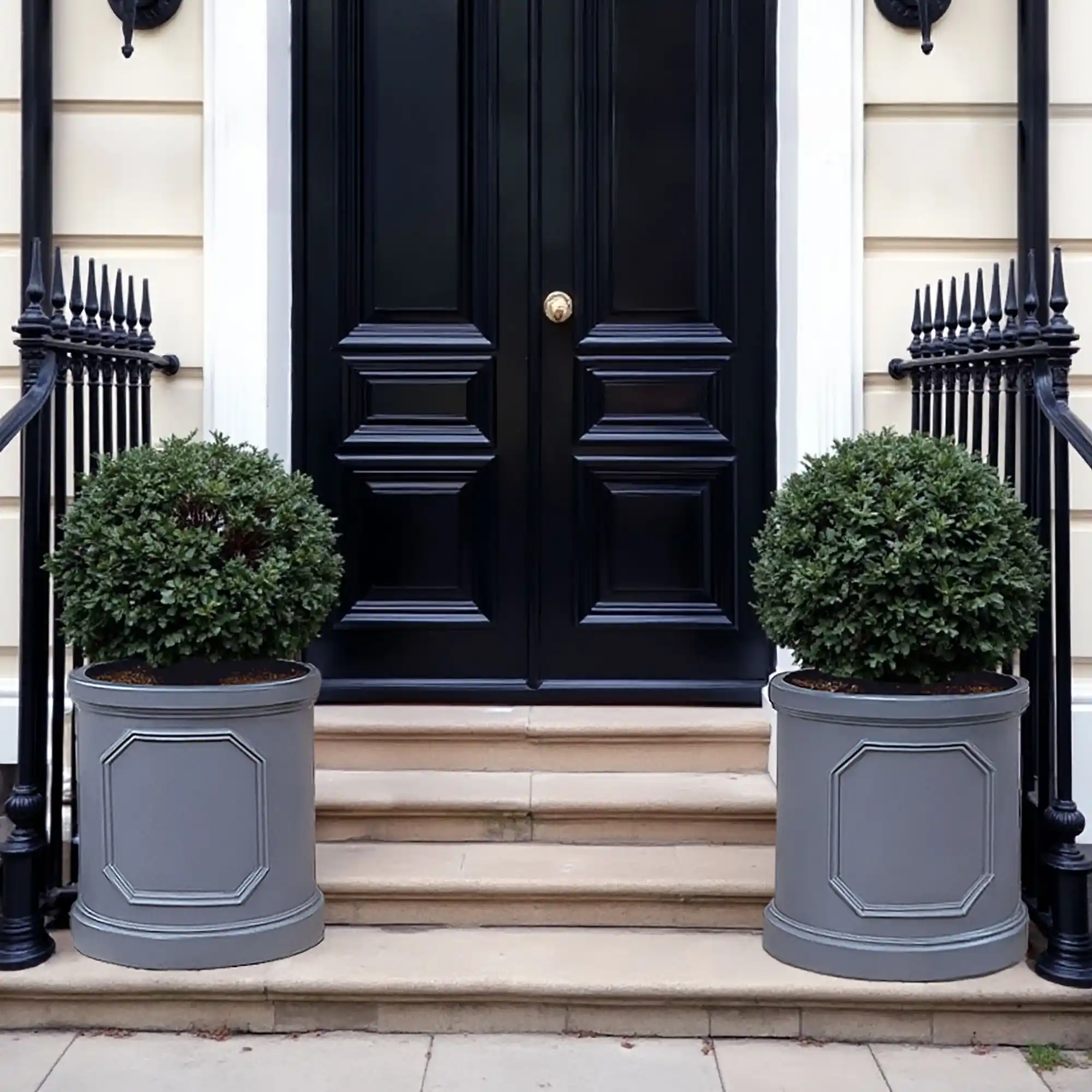 IDEALIST Chelsea Light Concrete Cylinder Garden Planter