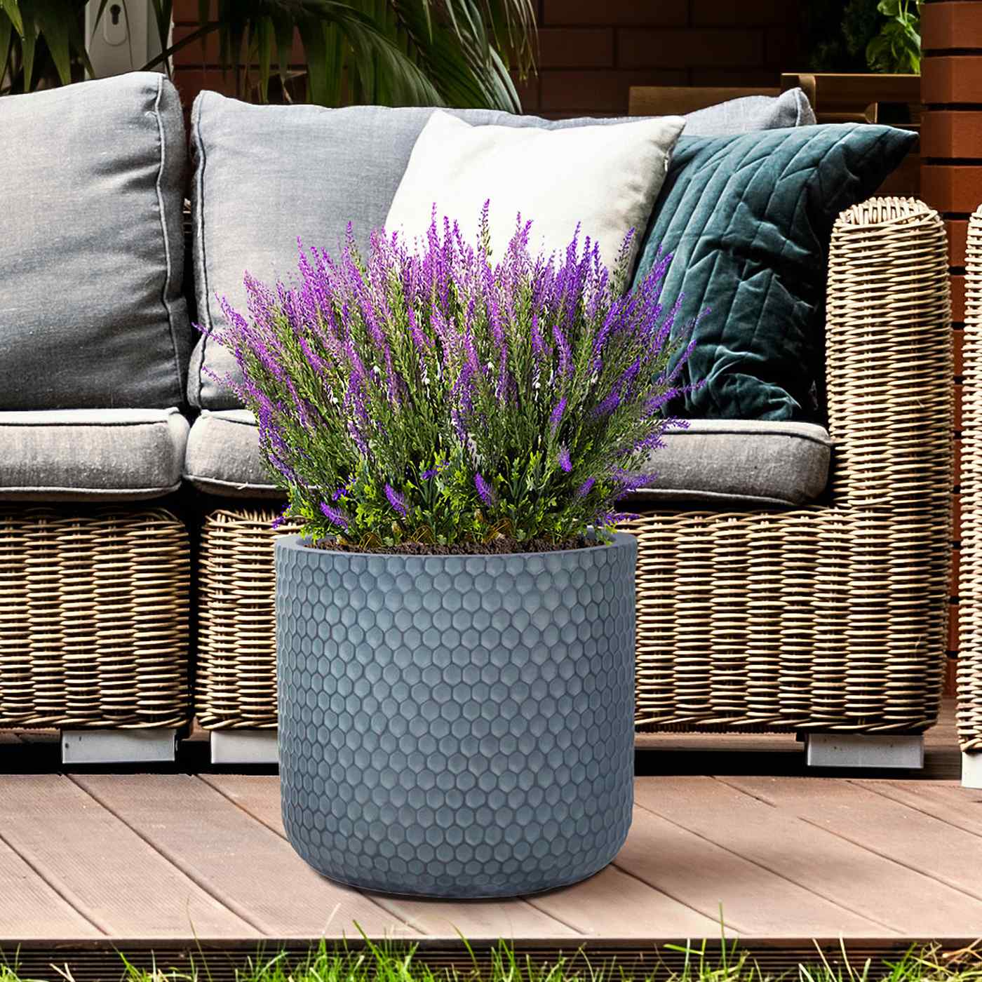 IDEALIST Lite Honeycomb Style Cylinder Round Outdoor Planter
