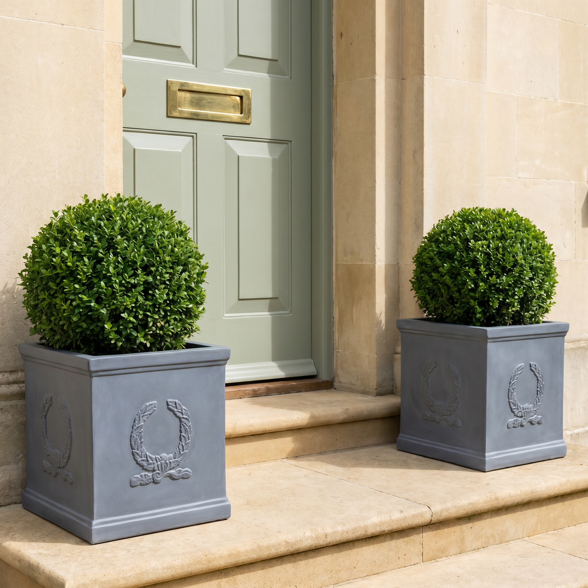IDEALIST Kensington Light Stone Square Garden Planter