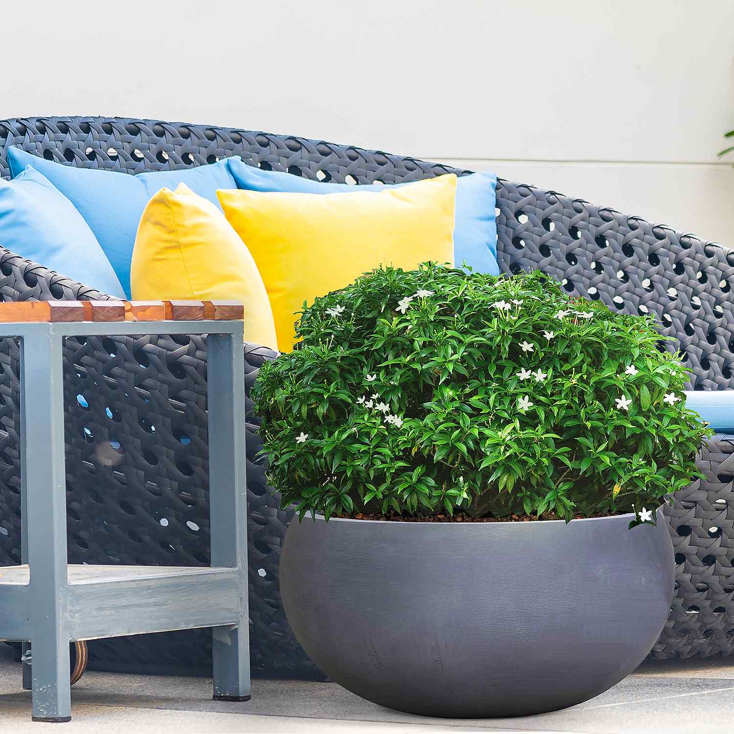 IDEALIST Lite Classic Smooth Bowl Outdoor Planter