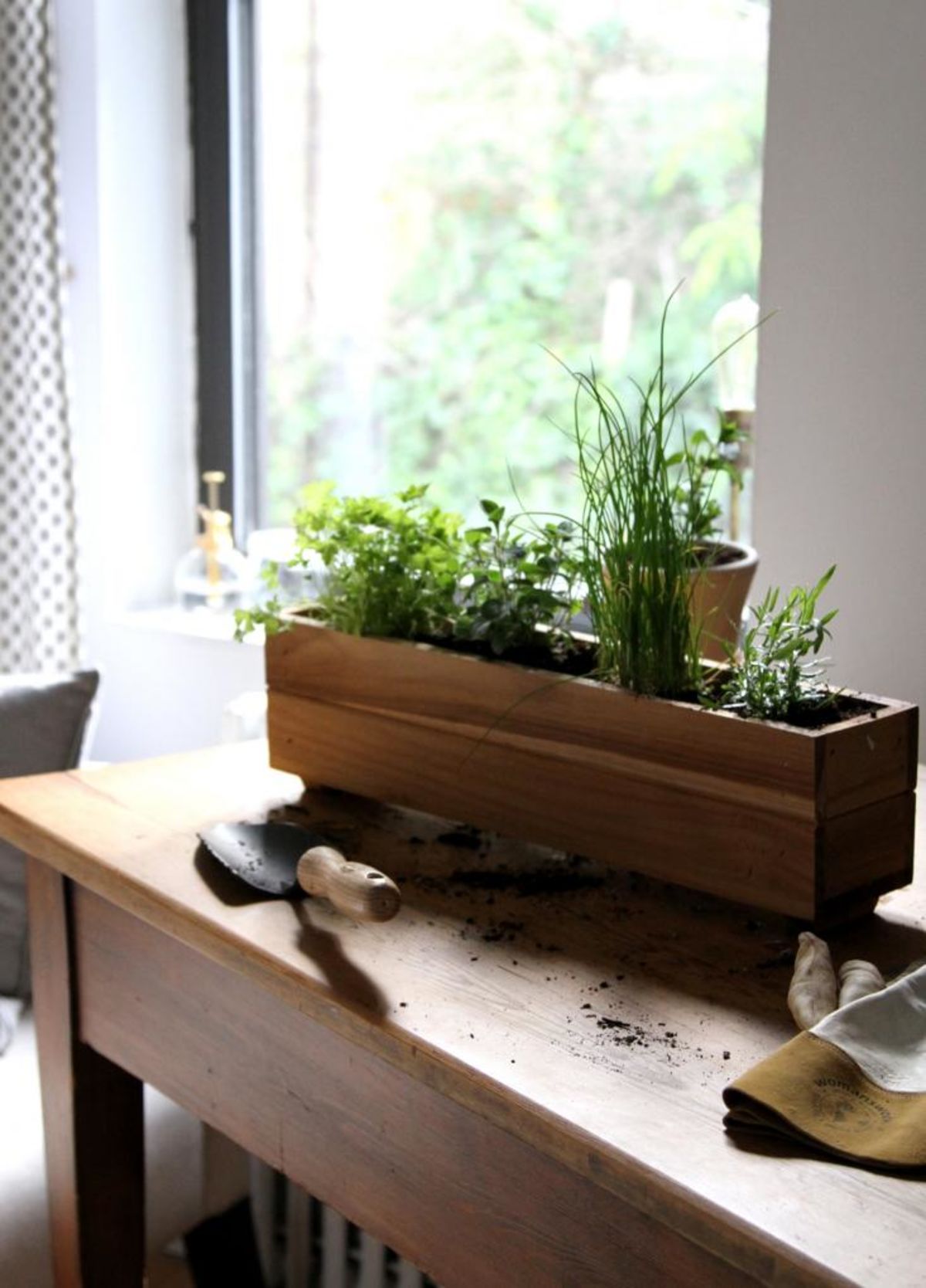 How to make wooden planters