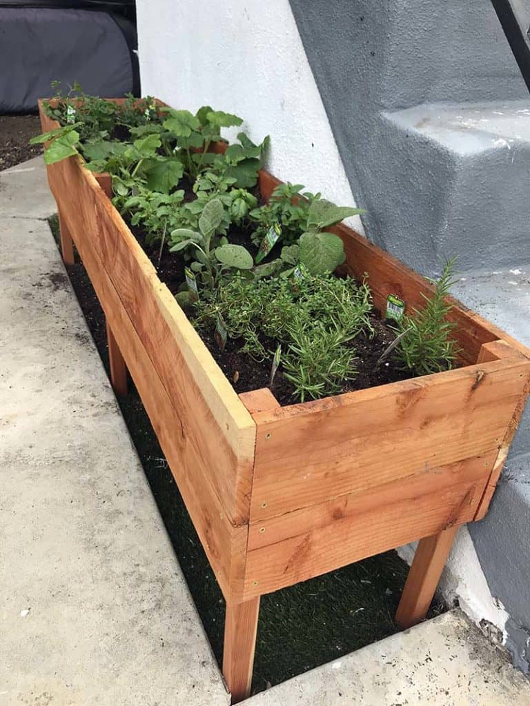 How to make wooden planters