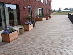Hardwood Sevilla Square Wood Outdoor Planter