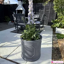 IDEALIST Chelsea Light Concrete Cylinder Garden Planter