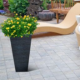 IDEALIST Lite Ribbed Light Concrete Tapered Planter