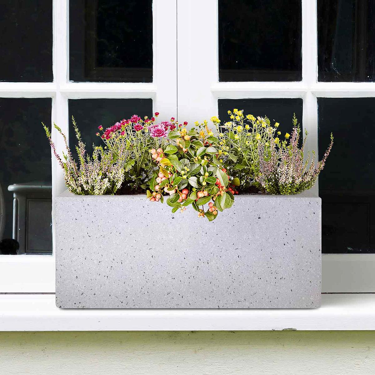 IDEALIST Lite Window Box Light Concrete Planter