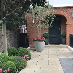 IDEALIST Lite Contemporary Light Concrete Egg Planter