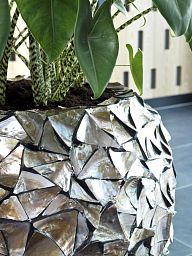 Shell 80 Round Tall Polystone Indoor Planter