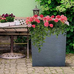 IDEALIST Lite Ribbed Light Concrete Barrier Planter
