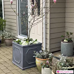 IDEALIST Lite Faux Lead Chelsea Box Square Light Concrete Planter