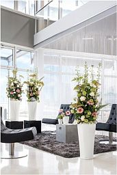 LECHUZA Delta Round Tall Poly Resin Self-watering Planter