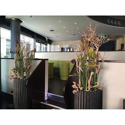 Sahara Round Tall Polystone Outdoor Planter