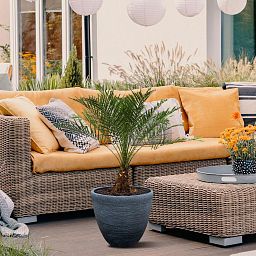 IDEALIST Lite Ribbed Light Concrete Egg Planter