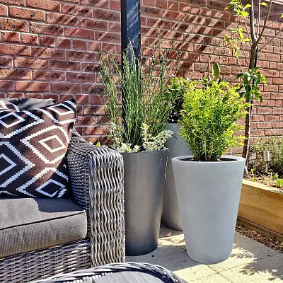 IDEALIST Lite Contemporary Round Light Concrete Planter