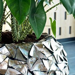 Shell 80 Round Tall Polystone Indoor Planter
