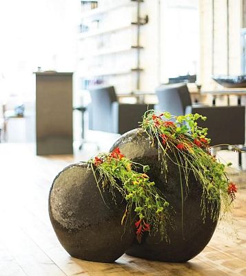 Fleur Ami Moon Fashion Trough Planter