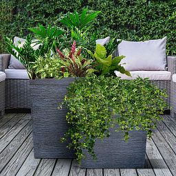 IDEALIST Lite Ribbed Light Concrete Barrier Planter