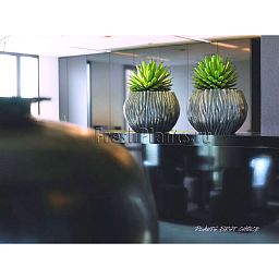 River Round Polystone Outdoor Planter