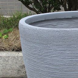 IDEALIST Lite Ribbed Light Concrete Egg Planter