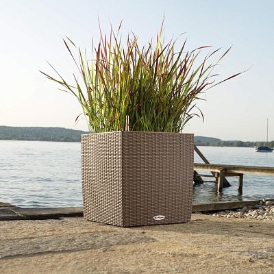 LECHUZA CUBE Cottage Square Poly Resin Self-watering Planter