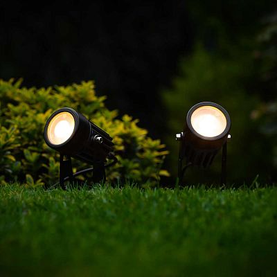 Atlas Premium Outdoor Spot Solar Garden Lights