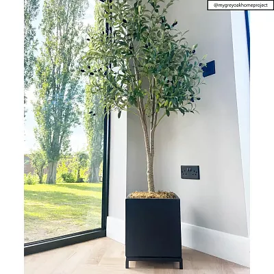 IDEALIST Lite Hammered Stone Style Square Indoor Planter on Metal Stand