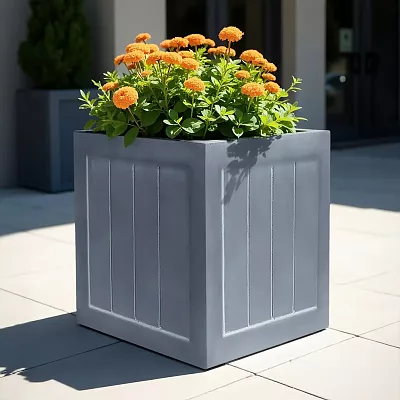 IDEALIST Regency Light Stone Square Garden Planter