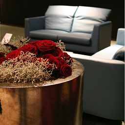 Pandora Leaf (single wall) Round Tall Polystone Indoor Planter