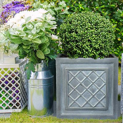 IDEALIST Lite Faux Lead Lattice Planter Light Concrete Square Box