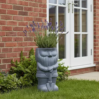 IDEALIST Lite Gnome with a Shovel Oval Plant Pot Outdoor