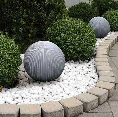 IDEALIST Lite Vertical Ribbed Outdoor Garden Decorative Ball