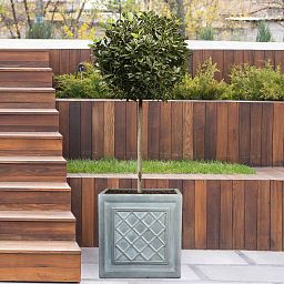 IDEALIST Lite Faux Lead Lattice Planter Light Concrete Square Box