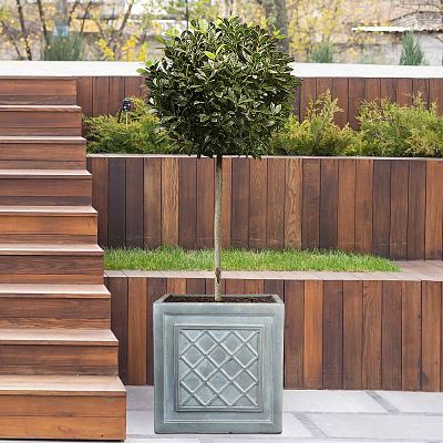 IDEALIST Lite Faux Lead Lattice Planter Light Concrete Square Box