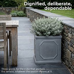 IDEALIST Lite Faux Lead Chelsea Box Square Light Concrete Planter