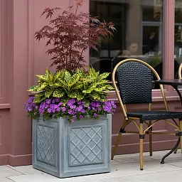 IDEALIST Lite Faux Lead Lattice Planter Light Concrete Square Box