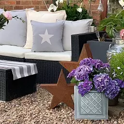 IDEALIST Lite Faux Lead Lattice Planter Light Concrete Square Box