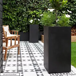 IDEALIST Lite Tall Square Contemporary Light Concrete Planter