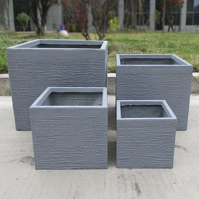 IDEALIST Lite Ribbed Light Concrete Square Planter