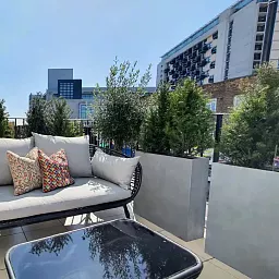 IDEALIST Lite Narrow Contemporary Light Concrete Trough Planter