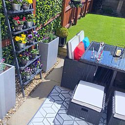 IDEALIST Lite Narrow Contemporary Light Concrete Trough Planter