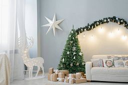XMMS Birmingham Artificial Christmas Tree with Tree Skirt & Cotton Gloves Mixed Pine and Fir Green N