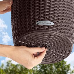 LECHUZA NIDO Cottage Round Poly Resin Outdoor Self-watering Planter