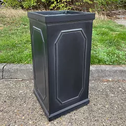 IDEALIST Lite Faux Lead Chelsea Light Concrete Tall Square Planter