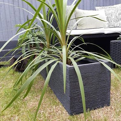 IDEALIST Lite Ribbed Light Concrete Trough Planter
