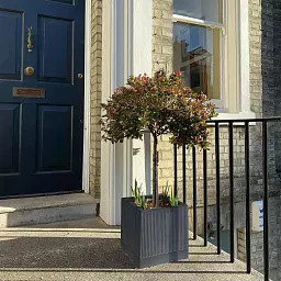 IDEALIST Lite Ribbed Square Outdoor Planter