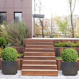 IDEALIST Lite Vertical Ribbed Square Effect Outdoor Planter
