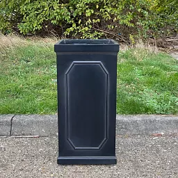 IDEALIST Lite Faux Lead Chelsea Light Concrete Tall Square Planter