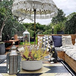 IDEALIST Lite Ribbed Light Concrete Bowl Planter