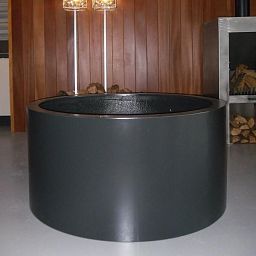 RING Round Jumbo Outdoor Fiberglass Planter
