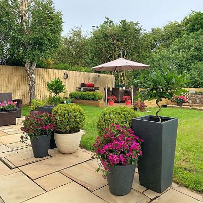 IDEALIST Lite Tall Tapered Contemporary Light Concrete Planter